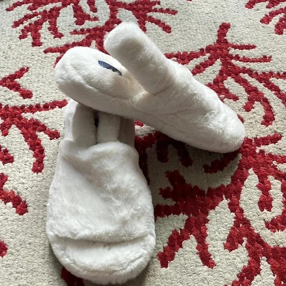 RACHEL Rachel Roy White Plush Slide Slippers